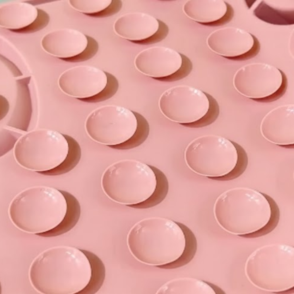 Calming Lick Mat for Dogs & Cats – Silicone Slow Feeder with Strong Suction Cups